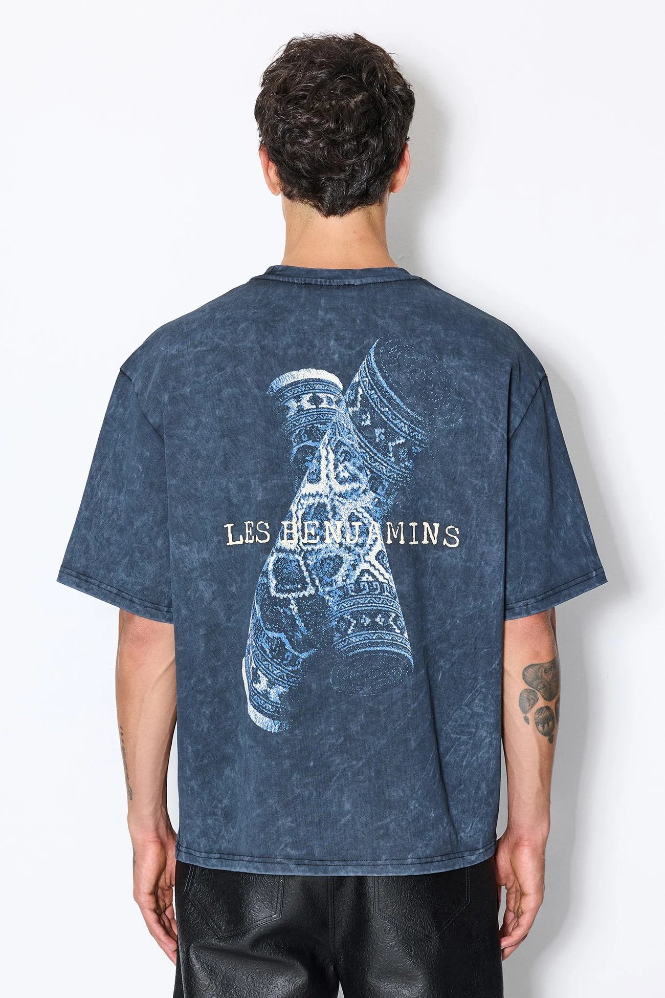 Les Benjamins - Rolled Carpet Print Tee