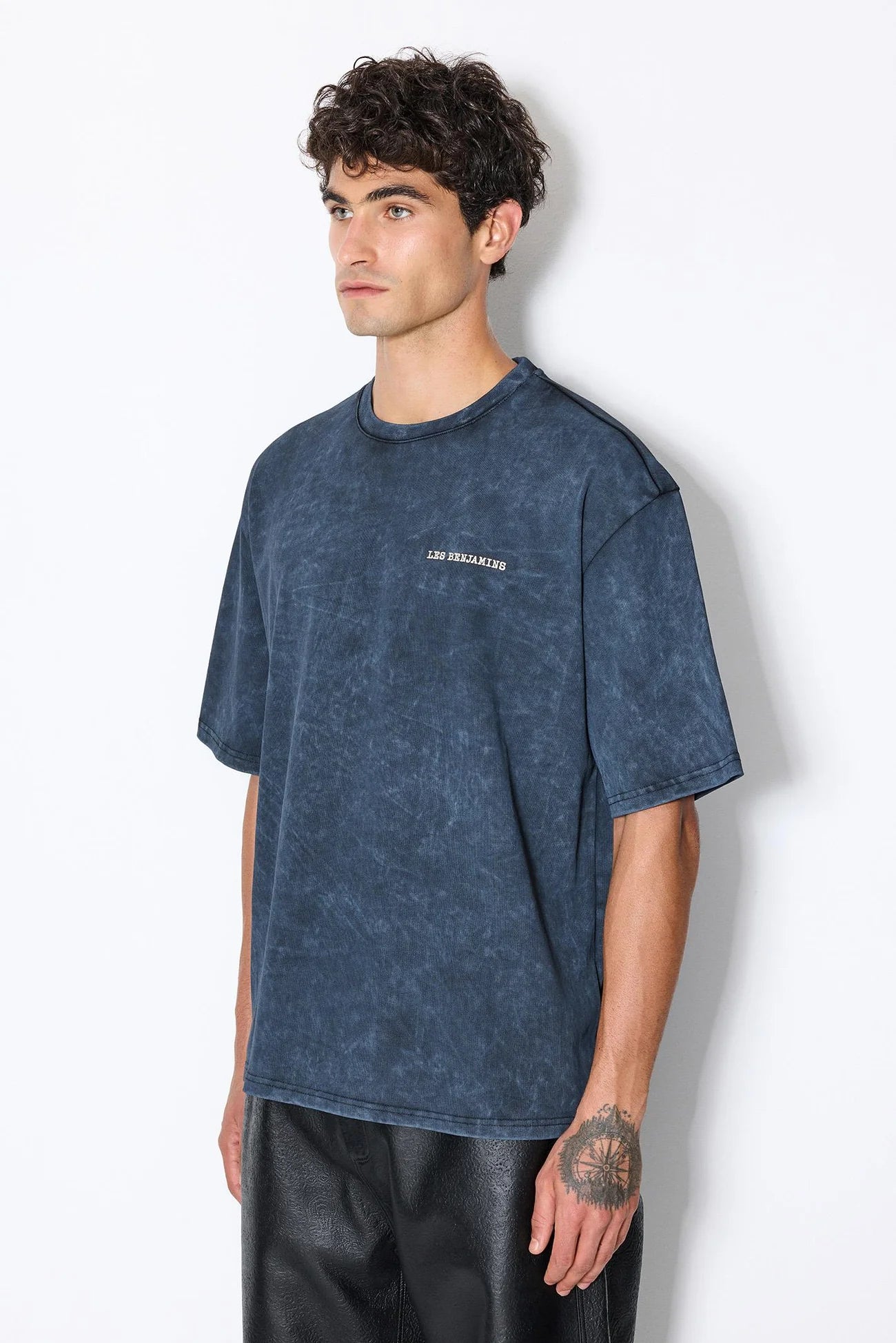 Les Benjamins - Rolled Carpet Print Tee